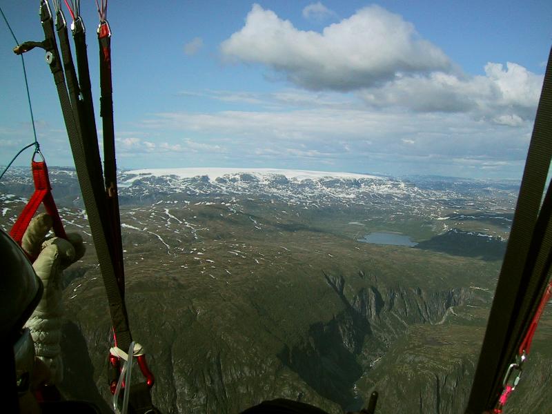 270306Hardangerjokulen.JPG (65945 bytes)