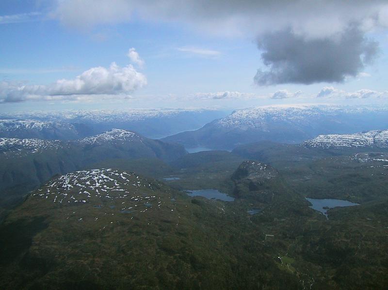 270603GranvinMotFolgefonna.JPG (49287 bytes)