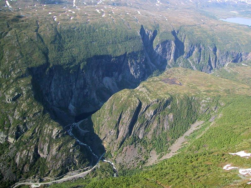 270603Maabudalen2.JPG (122776 bytes)