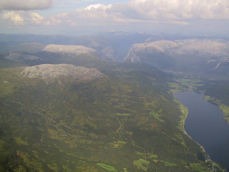 MotStalheim.JPG (43593 bytes)